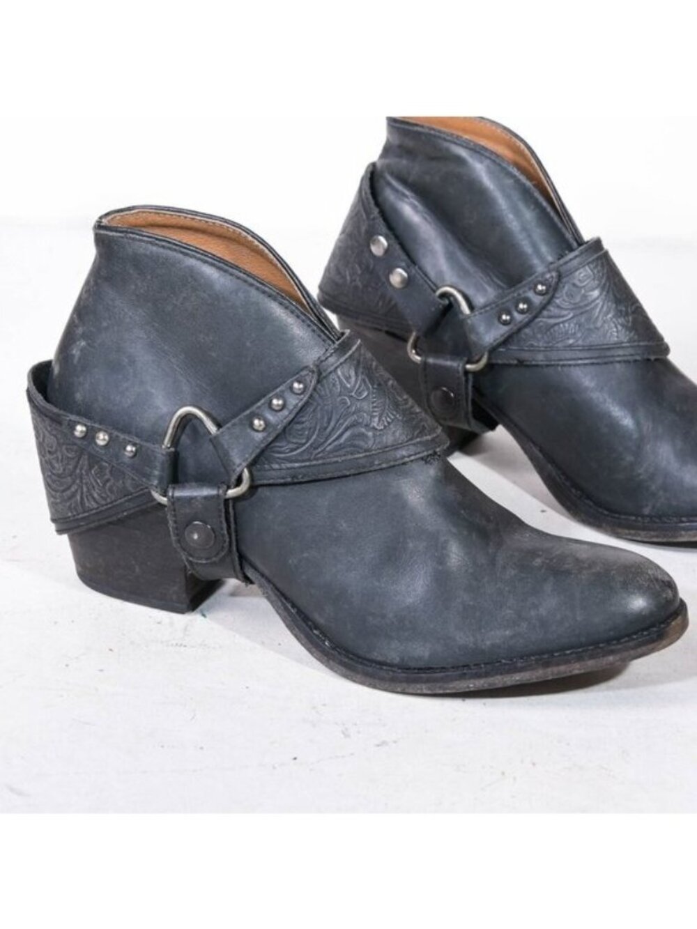 Matisse Danny Distressed Leather Western Shootie Hand Tooled Harness Women's 7 - Picture 3 of 7